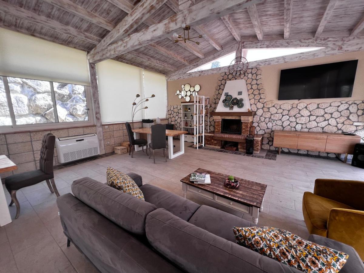 La Corte Di Afea Bed & Breakfast *